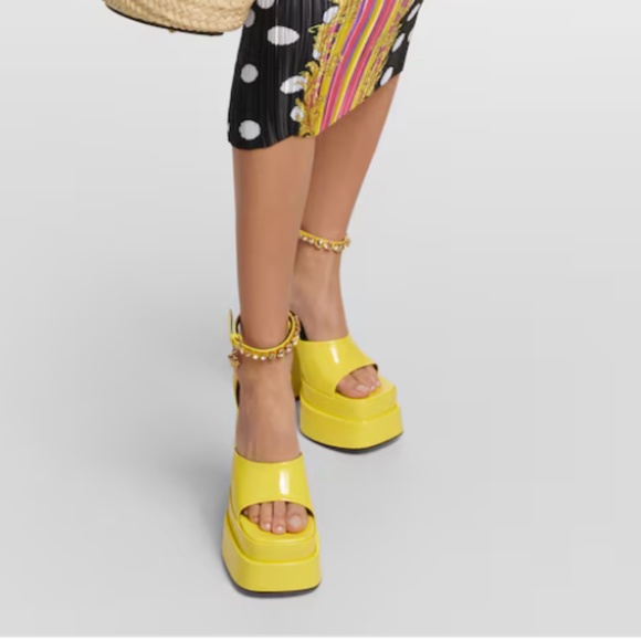 VERSACE Medusa Aevitas patent leather platform sandals - Picture 2 of 6